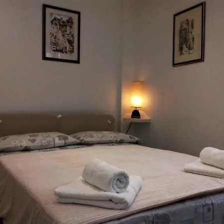 Varos Style Apartment