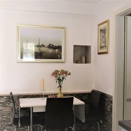 Apartment Varos Style *